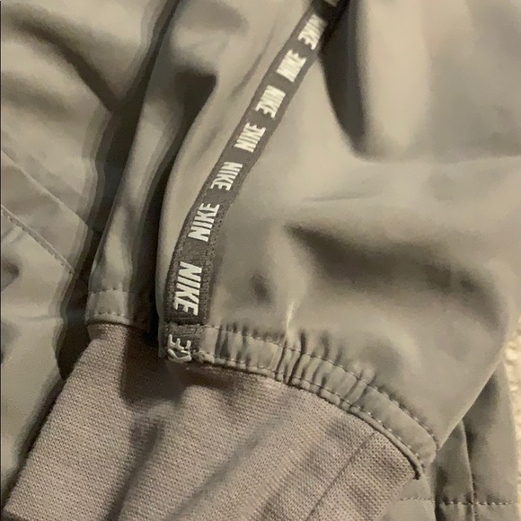 NIKE BOMBER JACKET - Picture 3 of 6